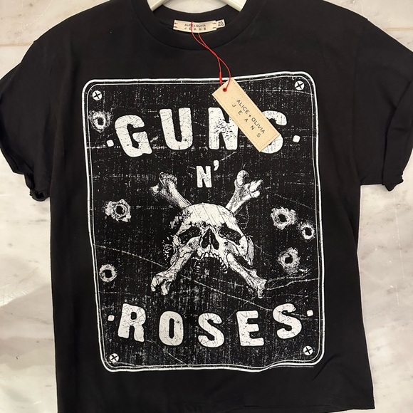 Alice and Olivia Guns & Roses tee size M/L - Picture 2 of 4
